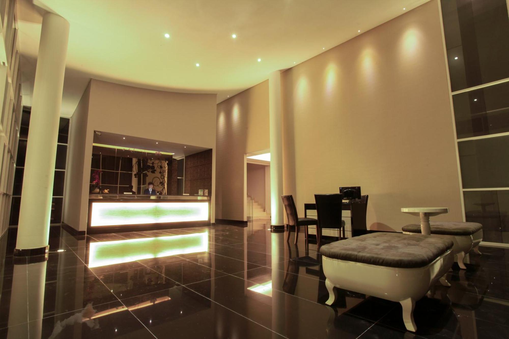 Grand Kecubung Hotel Pangkalanbuun Exterior foto
