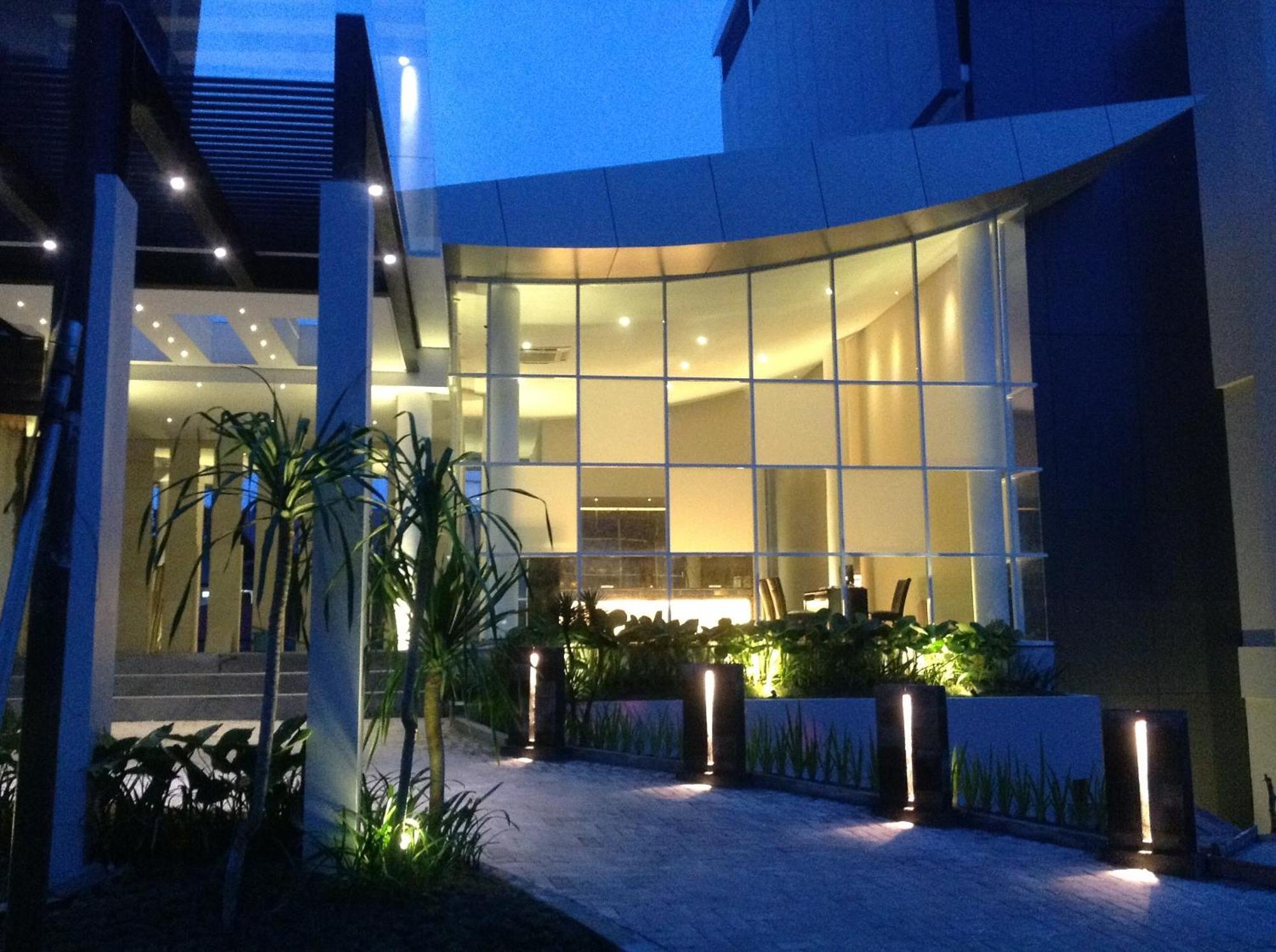 Grand Kecubung Hotel Pangkalanbuun Exterior foto