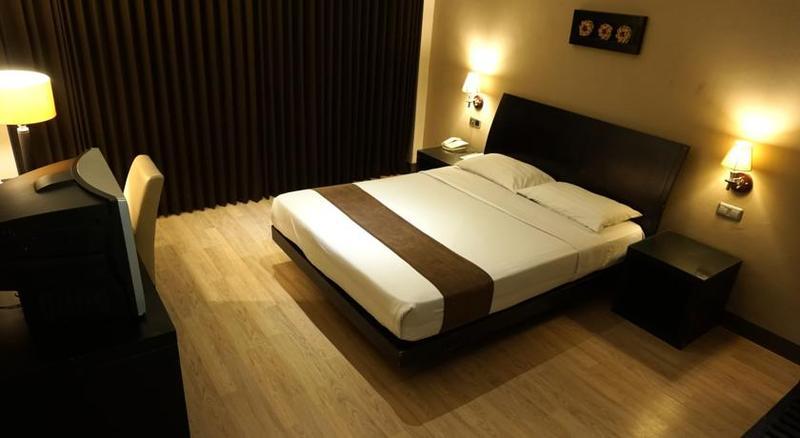 Grand Kecubung Hotel Pangkalanbuun Exterior foto