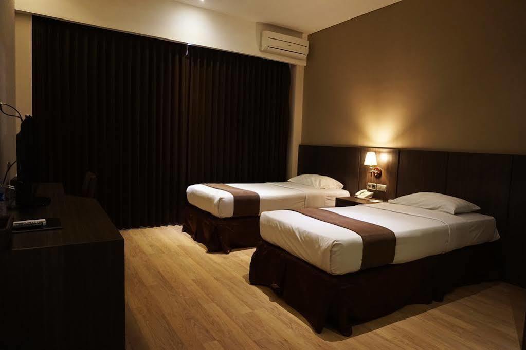 Grand Kecubung Hotel Pangkalanbuun Exterior foto