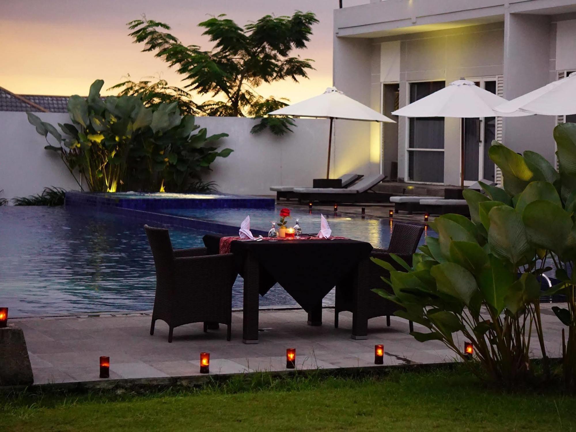 Grand Kecubung Hotel Pangkalanbuun Exterior foto